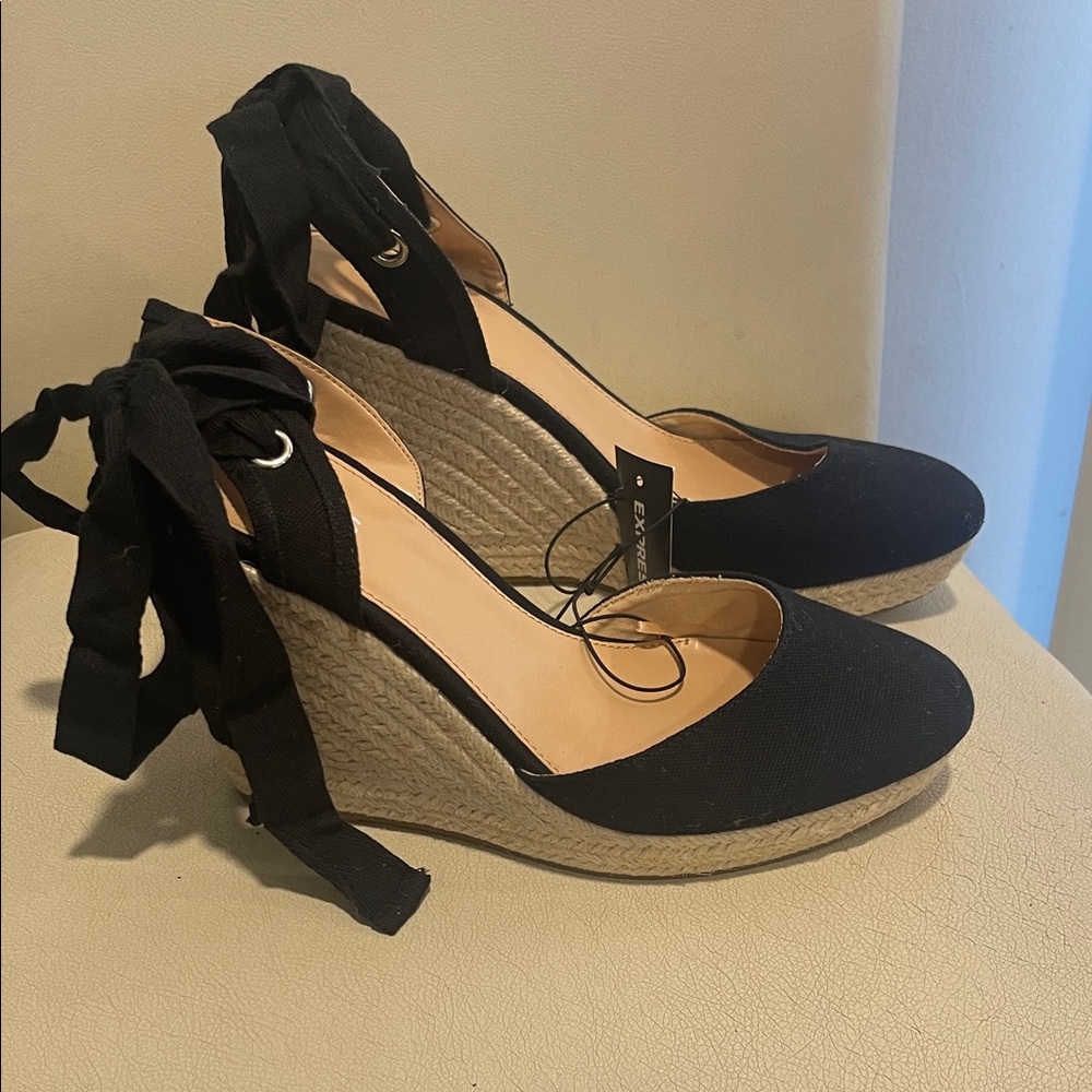Express‎ Espadrille Black Tan Wedge Sandals Size 8.5 NWT Platform Closed Toe